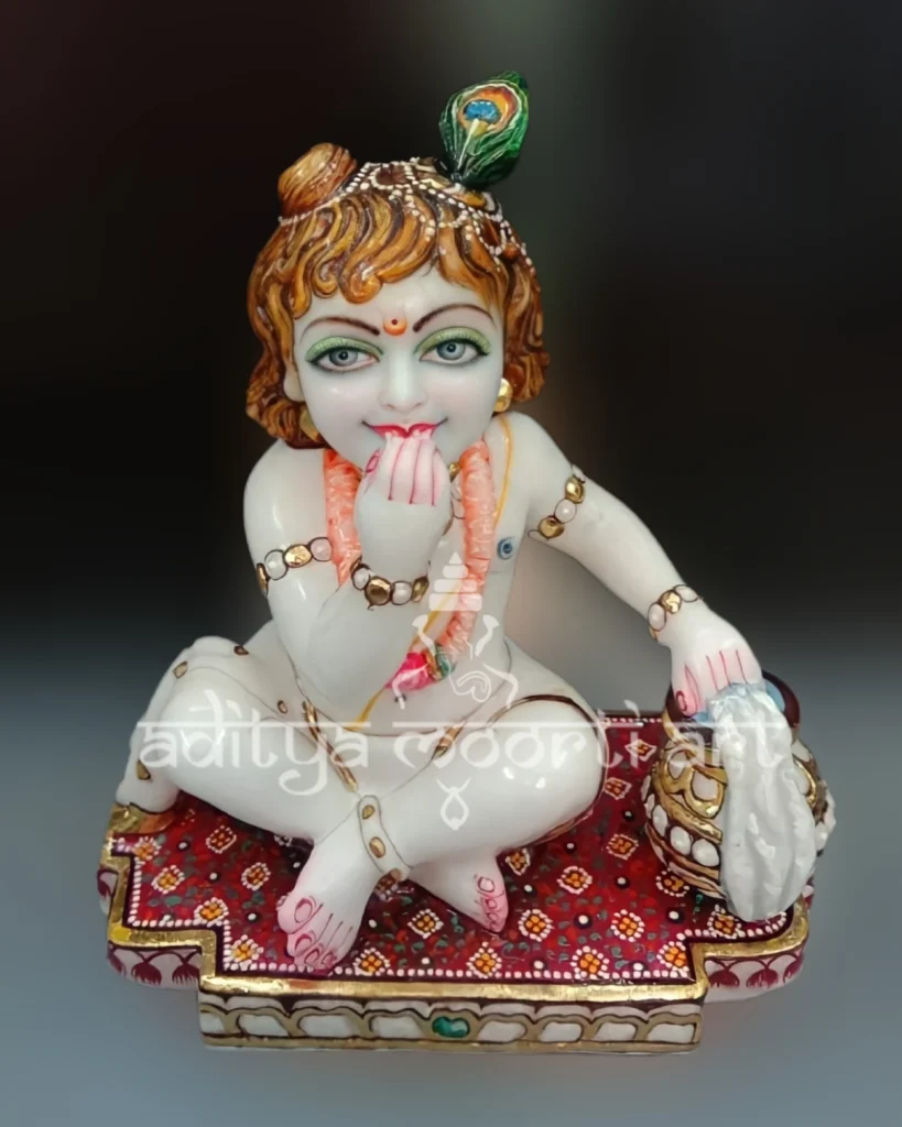 marble makhan chor statue